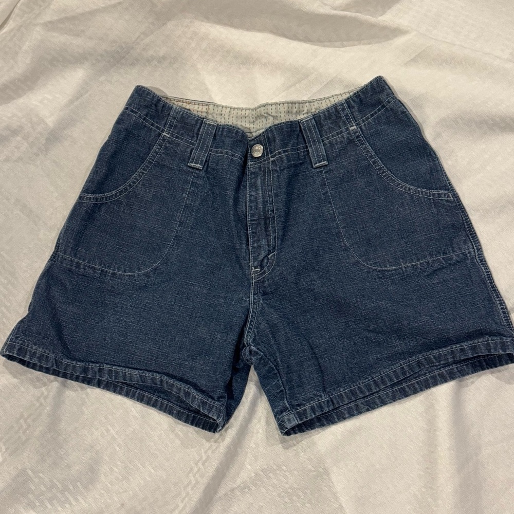 Vintage 2003 Levi's Dark Blue Jean Shorts size 10 flap pockets y2K 4 inch